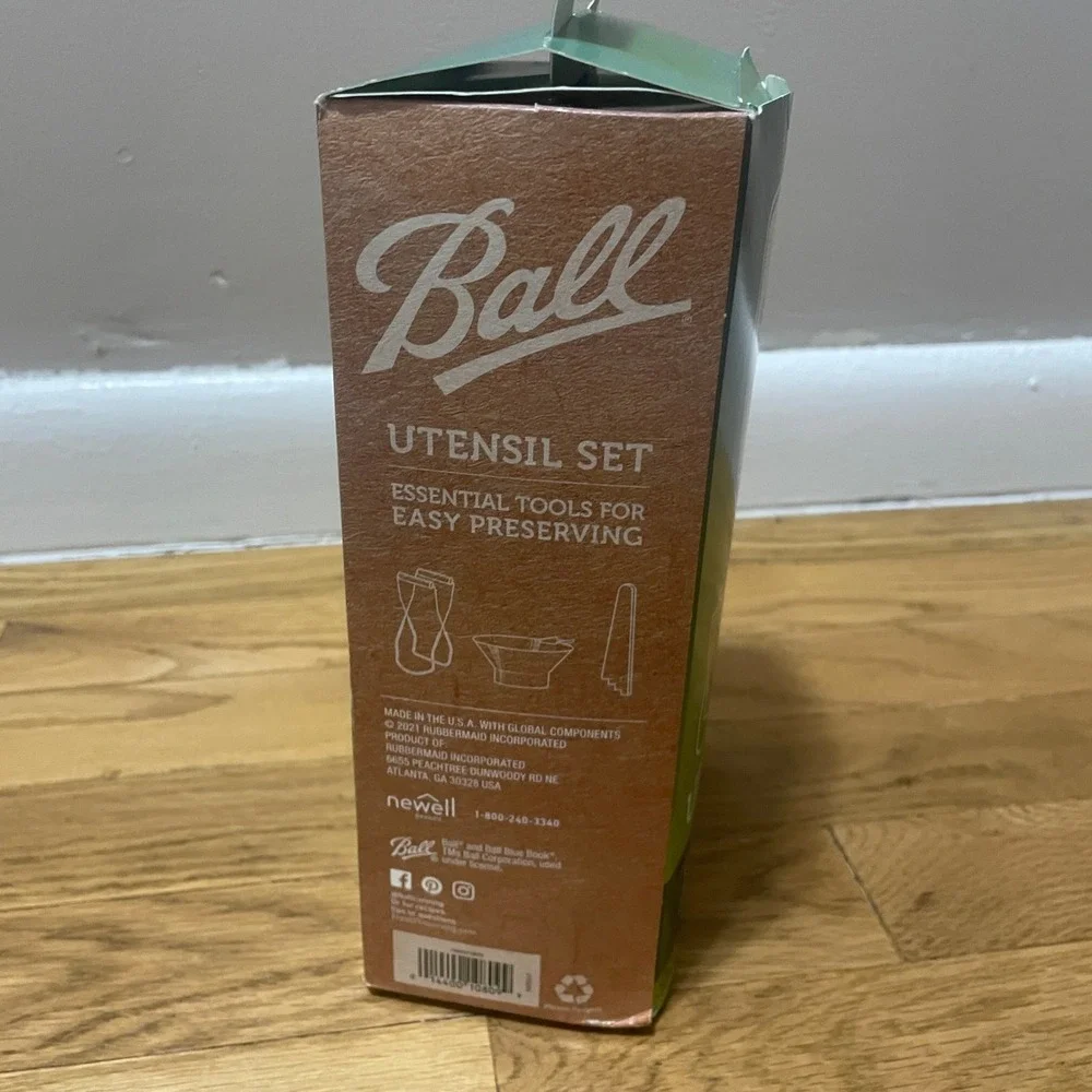 Ball utensil set